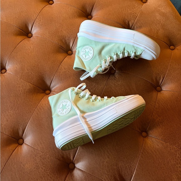 Converse Shoes - Chuck Taylor All Star Move Platform Charms